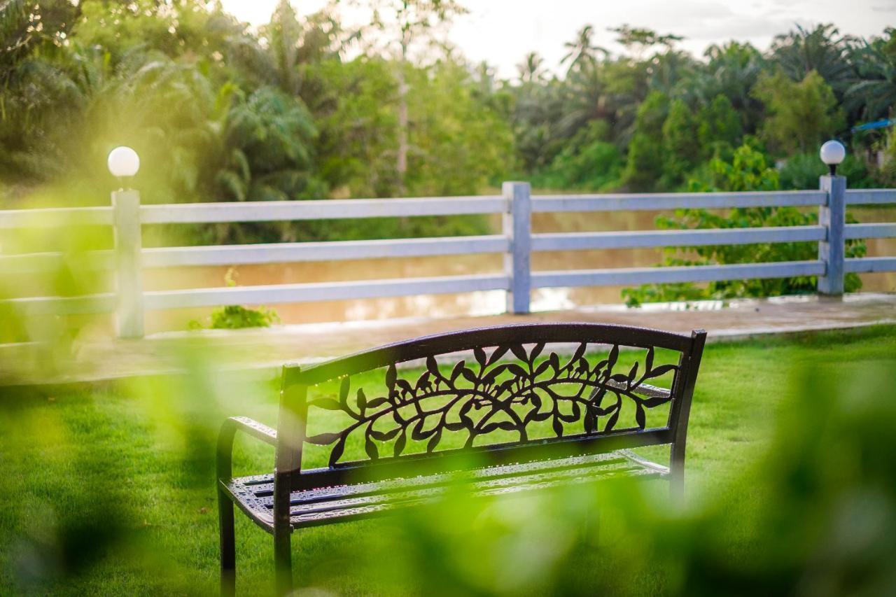 One Chumphon Hotel Buitenkant foto