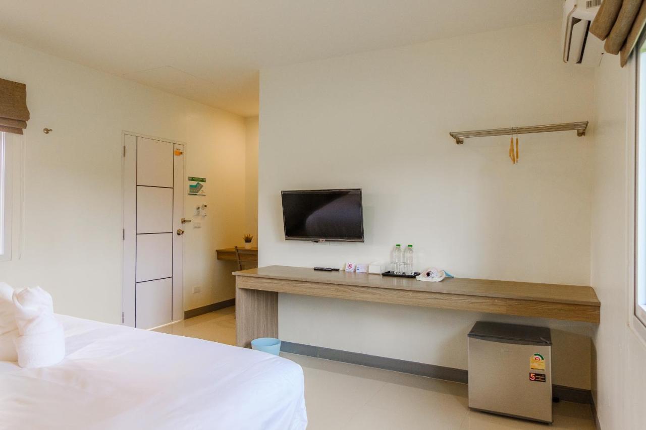 One Chumphon Hotel Buitenkant foto