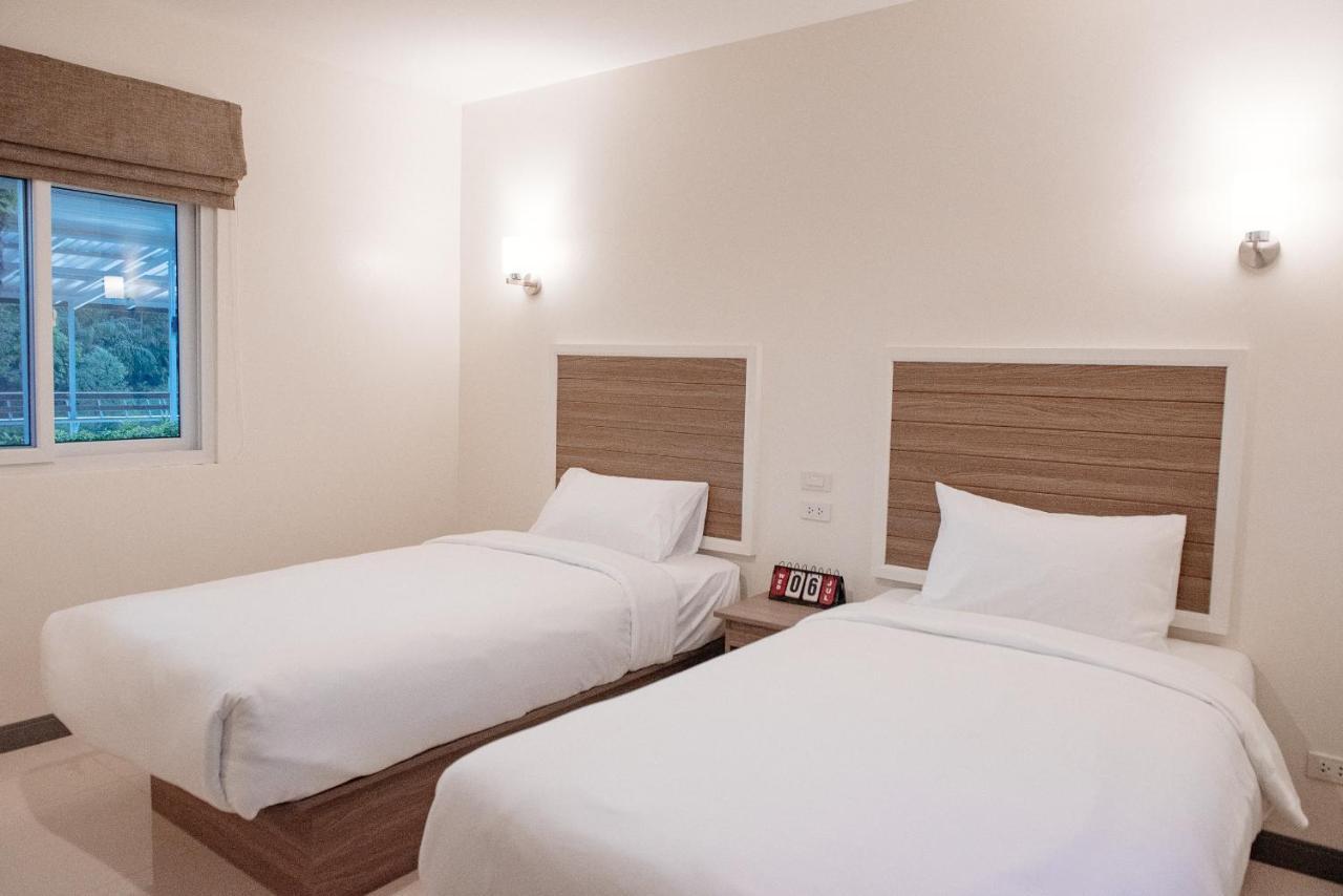 One Chumphon Hotel Buitenkant foto