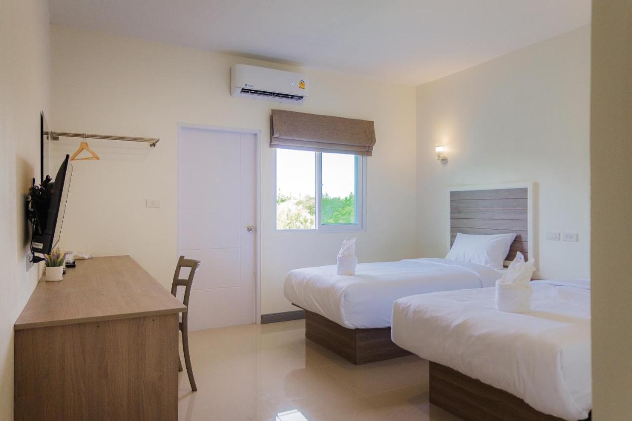 One Chumphon Hotel Buitenkant foto